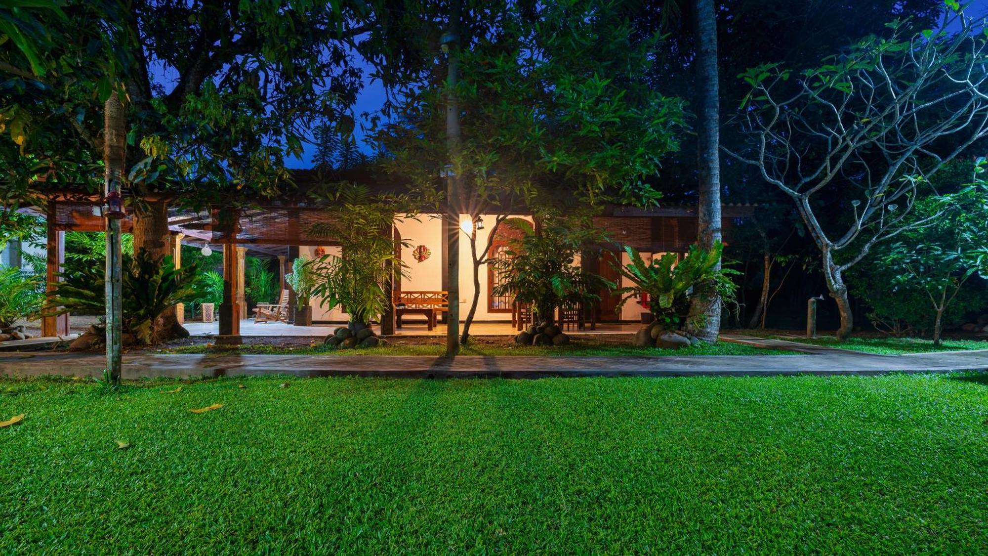 Villa 80 Bentota Exteriör bild