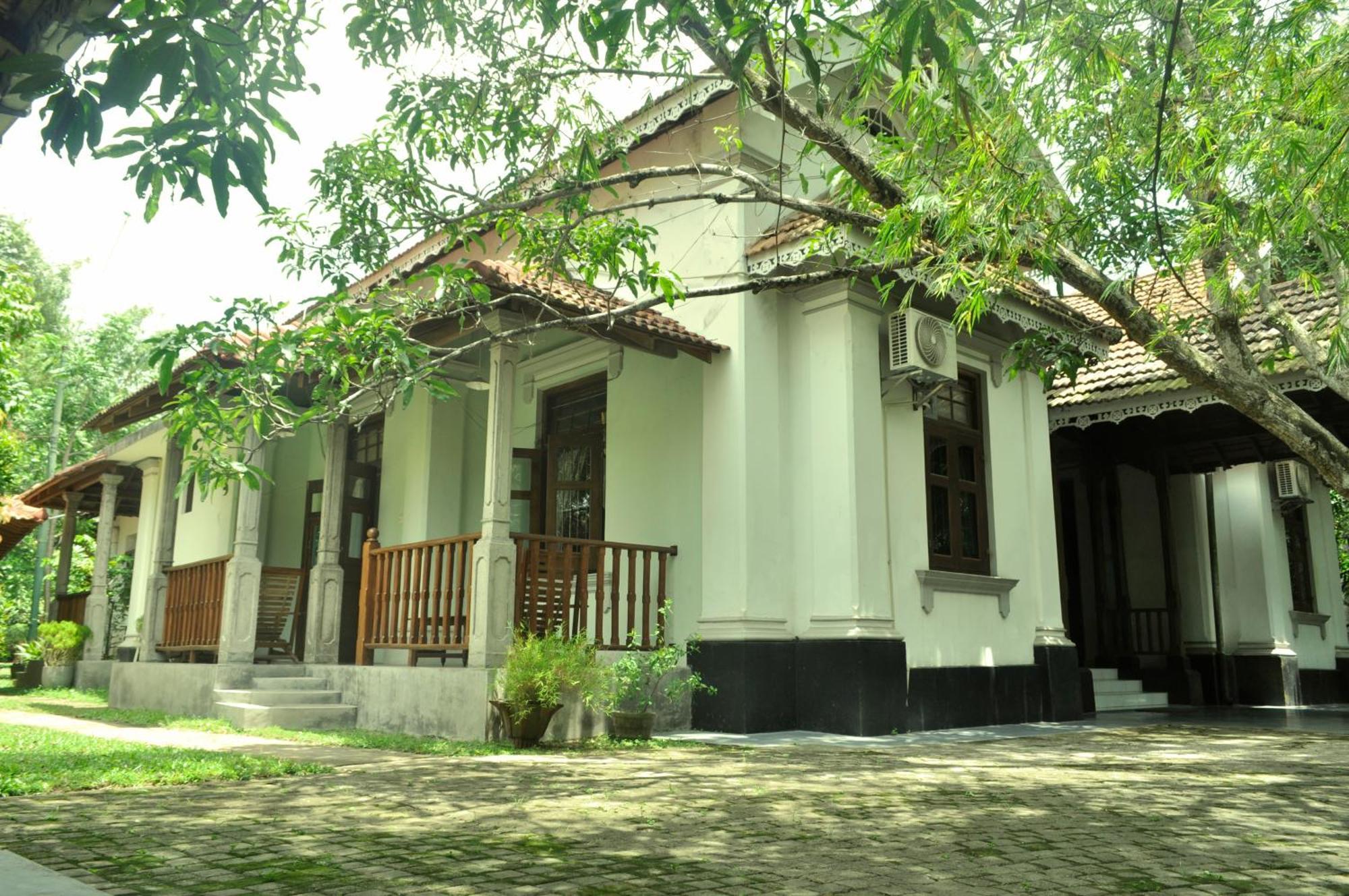 Villa 80 Bentota Exteriör bild
